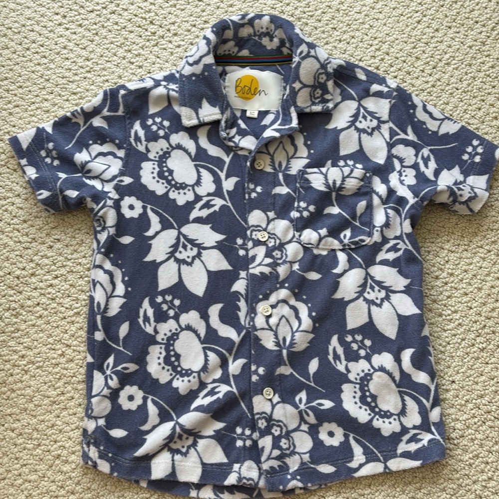 Mini Boden Navy and White Floral terrycloth button up. Toweling. Size 6/7
